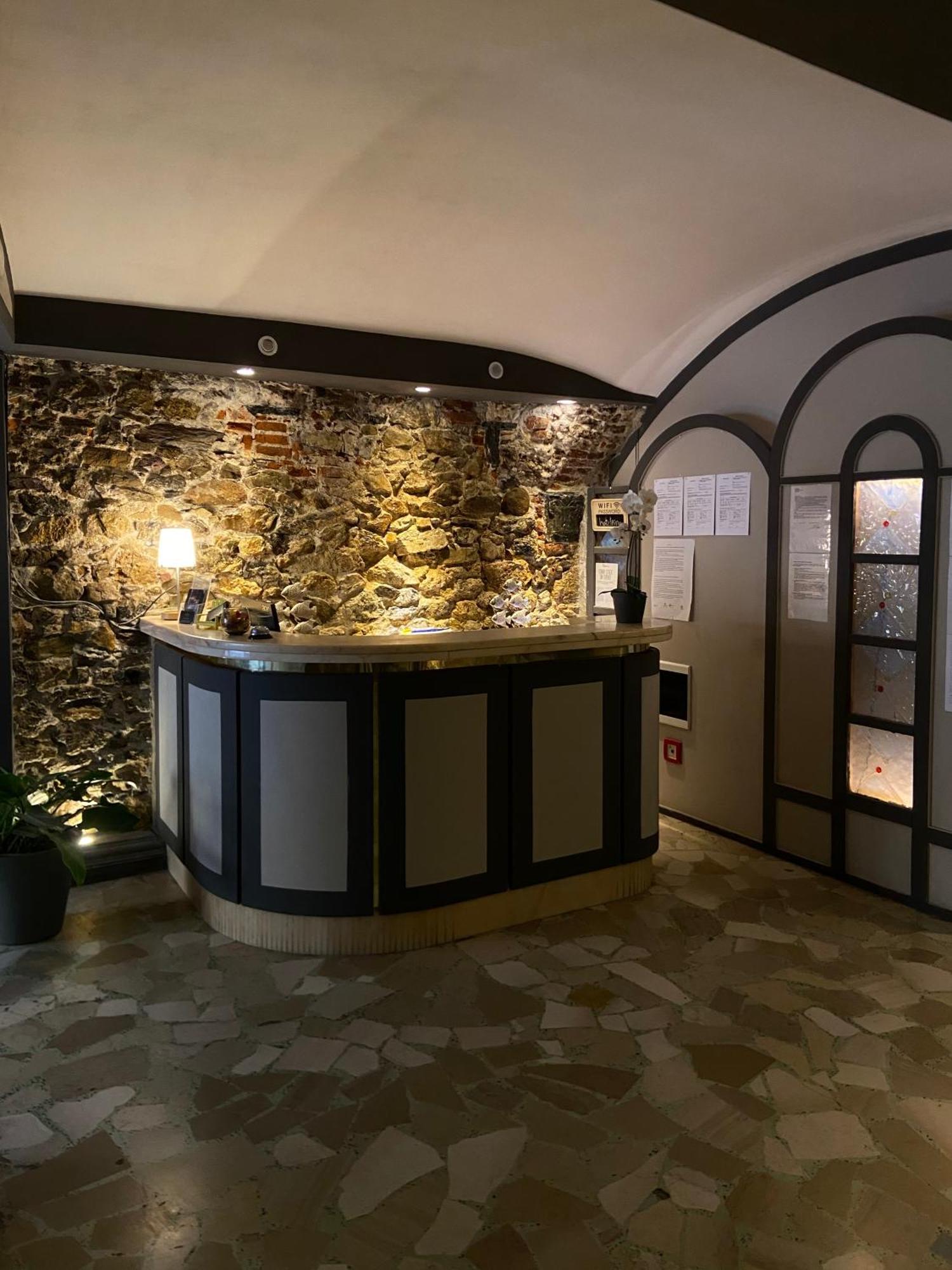 Hotel Pino Lerici Exterior photo